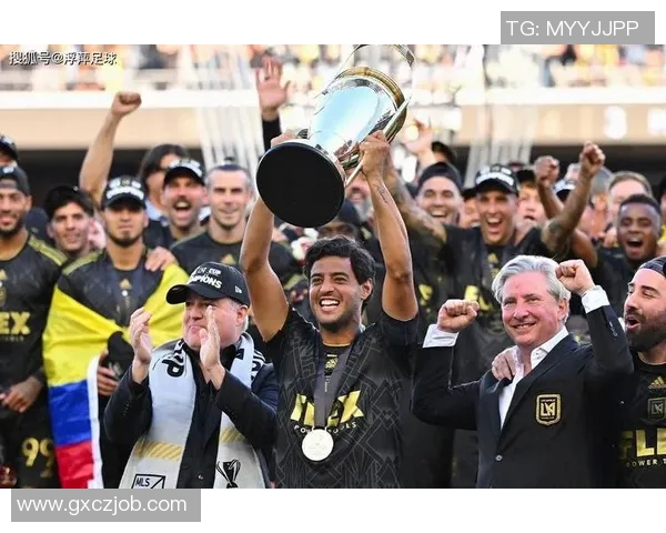 全球足球明星云集的传奇球队盘点与分析